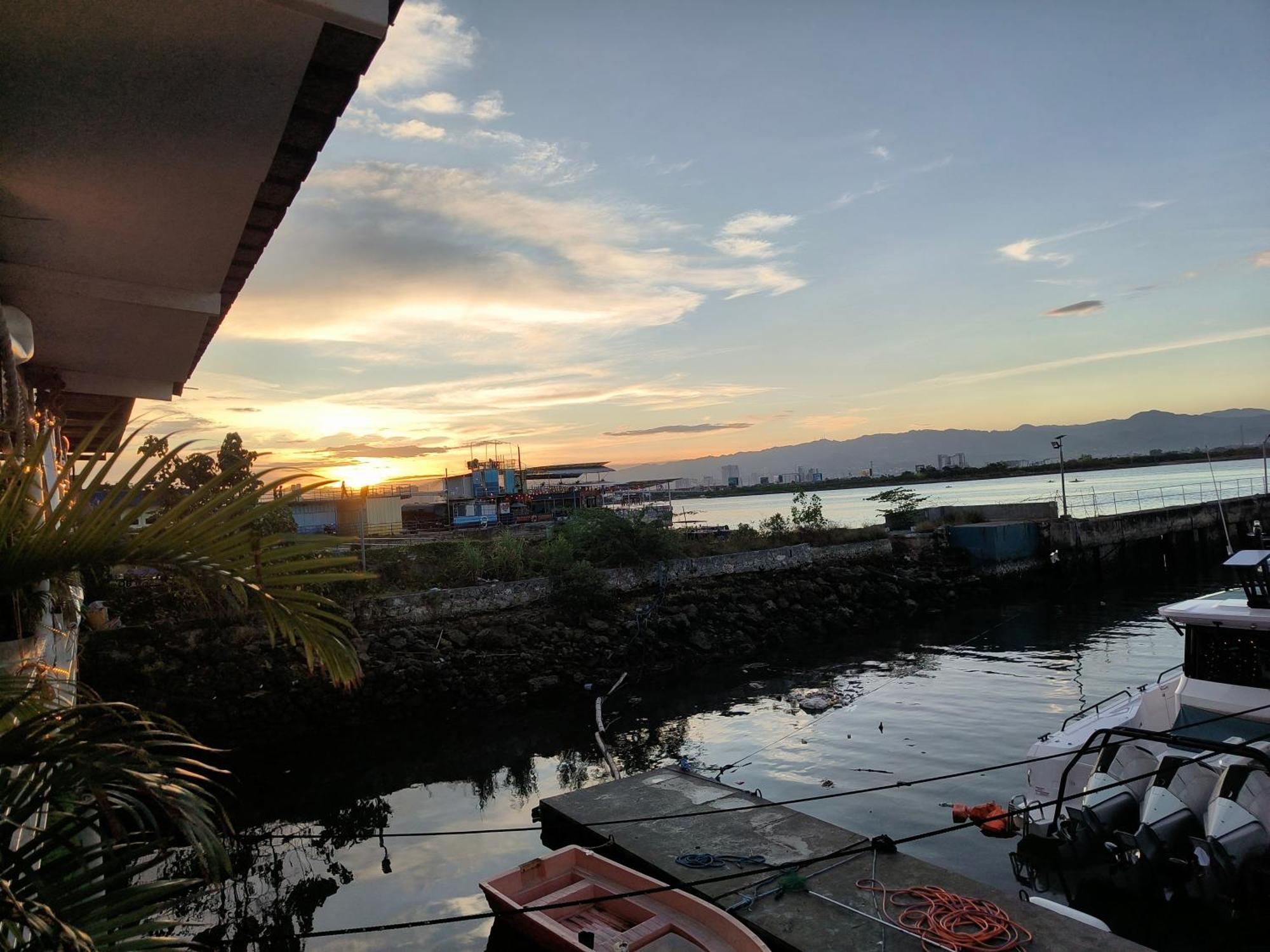 Stay And Fly At Amani Grand Resort Residences Lapu-Lapu City Exterior foto